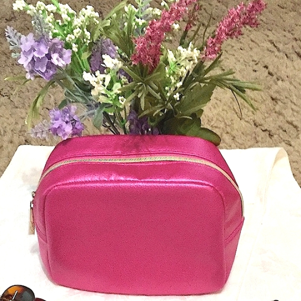 🛍NWOT Lancôme Pink Shimmer Medium Cosmetic/Travel